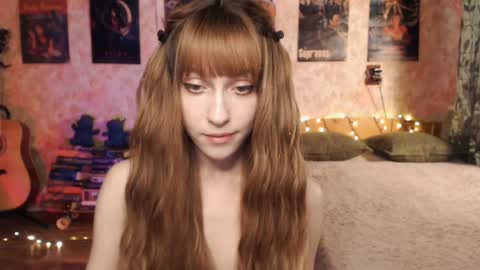 ellie_friendly online show from December 23, 2024, 4:33 am