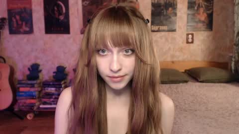 ellie_friendly online show from May 9, 2026, 12:27 am
