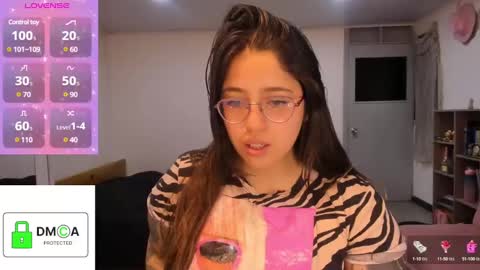 Snapshot of ellie_jones1 chatting on March 9, 2025, 11:56 pm Ellie online show from March 9, 2025, 11:56 pm
