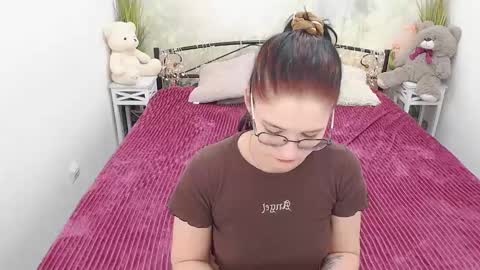 Snapshot of ellie_magic chatting on March 6, 2025, 5:22 pm ellie_magic online show from March 6, 2025, 5:22 pm