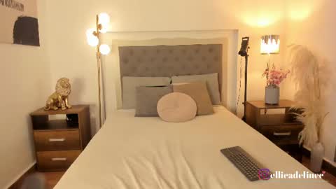 ellieadeline online show from June 13, 2026, 4:21 am