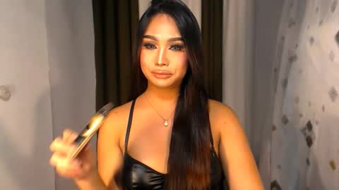 Snapshot of elliecummers chatting on December 15, 2025, 4:11 pm ellie online show from December 15, 2025, 4:11 pm