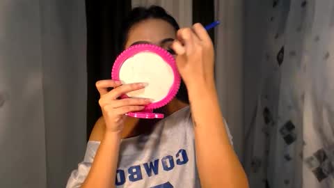 Snapshot of elliecummers chatting on December 17, 2025, 6:47 pm ellie online show from December 17, 2025, 6:47 pm