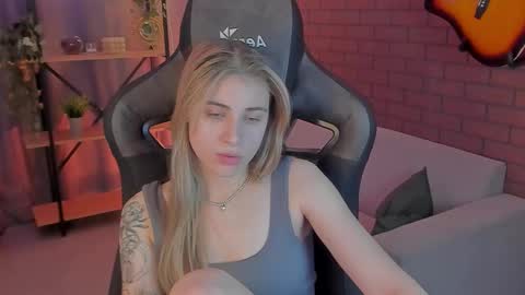 elliecutes online show from December 9, 2024, 11:58 am
