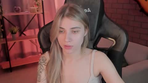elliecutes online show from December 16, 2024, 9:35 am