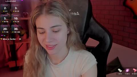 elliecutes online show from December 22, 2024, 9:22 am