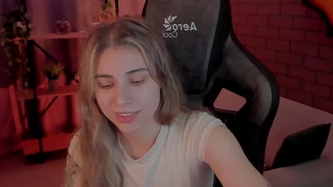 elliecutes online show from December 22, 2024, 6:37 pm