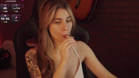 elliecutes online show from December 24, 2024, 5:38 am