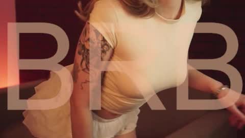 elliecutes online show from October 19, 2025, 8:04 am