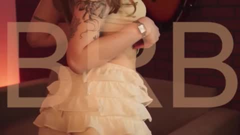 elliecutes online show from November 10, 2025, 5:17 am