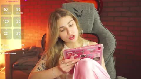 elliecutes online show from May 12, 2026, 6:49 pm