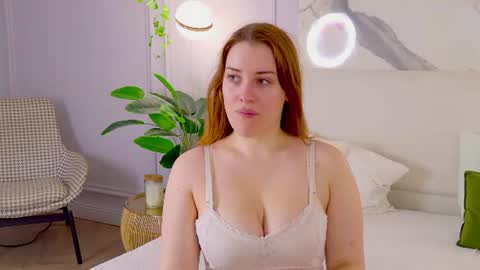 elliegarson__ online show from July 31, 2026, 6:07 pm
