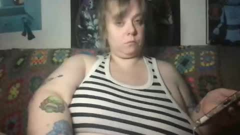 Ellie Louise online show from December 1, 2025, 2:16 am