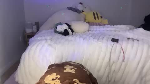 Snapshot of ellieluvs chatting on February 25, 2026, 5:39 am ellie online show from February 25, 2026, 5:39 am