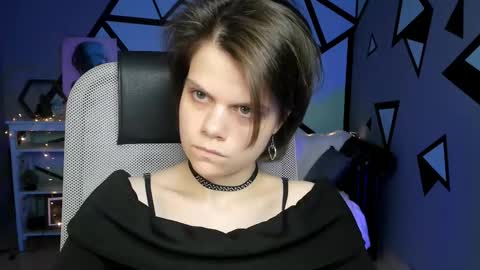 elliemurler online show from October 3, 2025, 9:17 am