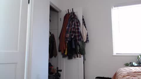 Snapshot of ellierowyn chatting on May 1, 2026, 7:18 pm Ellie Rowyn online show from May 1, 2026, 7:18 pm