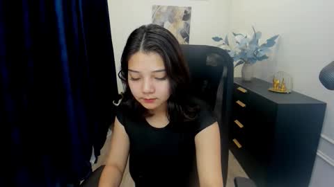 ellievensda online show from September 16, 2025, 7:48 pm