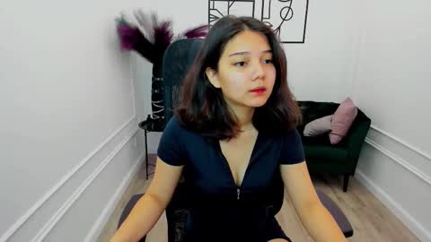 ellievensda online show from September 18, 2025, 11:45 am