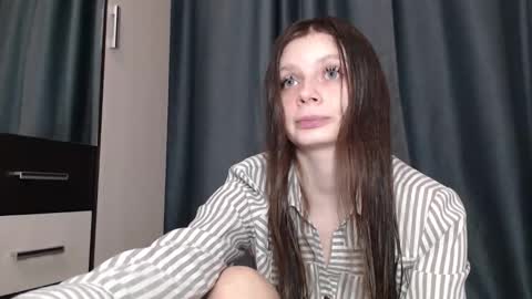 Snapshot of elliewalkersdreamgirl chatting on October 24, 2025, 6:59 pm Effie1818 online show from October 24, 2025, 6:59 pm