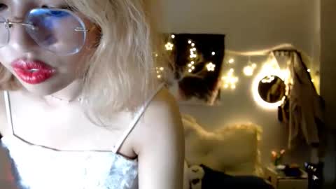 ellieyun online show from September 25, 2025, 1:04 pm