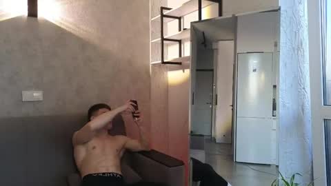 elliot_muscle04 online show from May 8, 2026, 4:23 pm