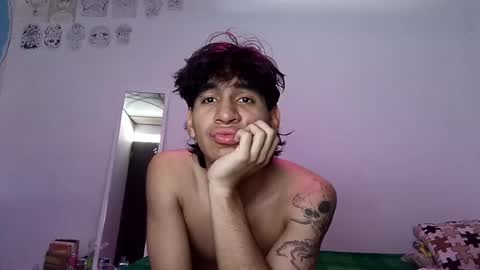 Snapshot of elliotazert chatting on May 12, 2026, 5:32 pm elliotazert online show from May 12, 2026, 5:32 pm