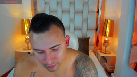 E L L I O T    V E L E Z online show from January 8, 2025, 8:29 pm