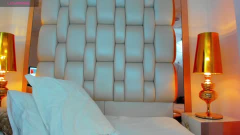 E L L I O T    V E L E Z online show from January 8, 2025, 11:30 pm