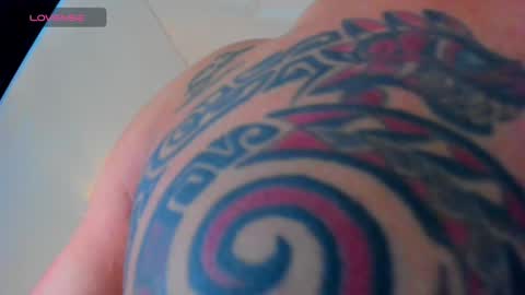 E L L I O T    V E L E Z online show from February 4, 2025, 8:59 pm