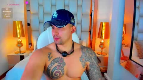 E L L I O T    V E L E Z online show from February 3, 2026, 8:36 pm