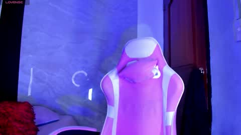 Snapshot of ellis_brown chatting on November 4, 2025, 10:20 pm Ellis online show from November 4, 2025, 10:20 pm