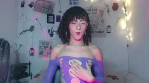 Snapshot of ellis_flowers chatting on September 25, 2025, 8:01 pm . online show from September 25, 2025, 8:01 pm
