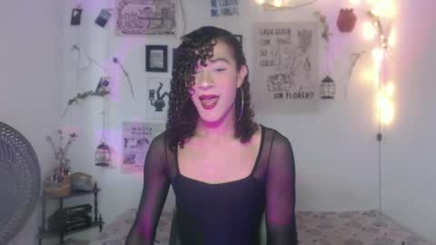Snapshot of ellis_flowers chatting on September 28, 2025, 6:57 pm . online show from September 28, 2025, 6:57 pm