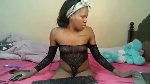 Snapshot of elllanna chatting on September 25, 2025, 10:08 am elllanna online show from September 25, 2025, 10:08 am