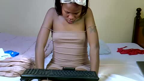 Snapshot of elllanna chatting on September 30, 2025, 11:15 am elllanna online show from September 30, 2025, 11:15 am