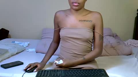 Snapshot of elllanna chatting on October 4, 2025, 10:08 pm elllanna online show from October 4, 2025, 10:08 pm