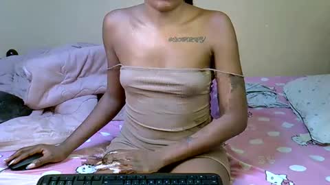 Snapshot of elllanna chatting on October 11, 2025, 7:40 am elllanna online show from October 11, 2025, 7:40 am