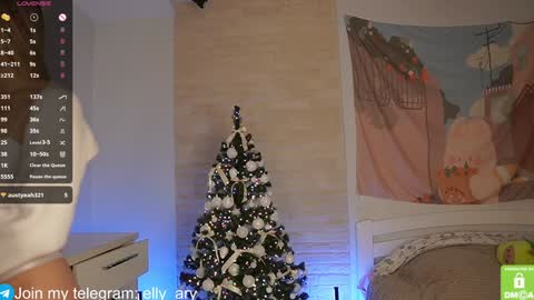 Snapshot of elly_ary chatting on January 8, 2025, 6:20 pm elly_ary online show from January 8, 2025, 6:20 pm
