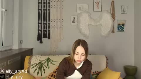 elly_ary online show from January 12, 2026, 9:31 pm