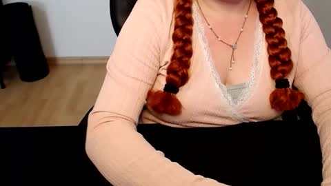 Elly online show from June 10, 2026, 11:42 am