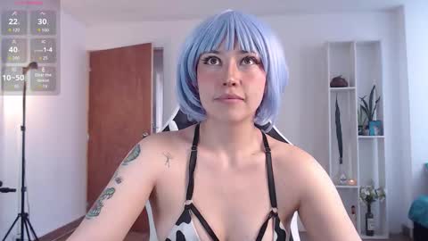 Snapshot of elly_uwuw chatting on September 9, 2025, 9:36 pm Emy Castro online show from September 9, 2025, 9:36 pm