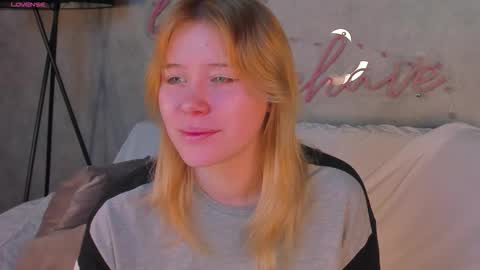 Snapshot of ellya_castro chatting on September 17, 2025, 12:12 am ellya_castro online show from September 17, 2025, 12:12 am