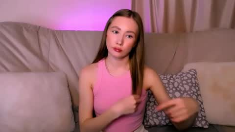  Elly  online show from March 3, 2026, 3:12 am