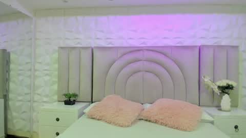Ellye online show from June 27, 2026, 11:26 am