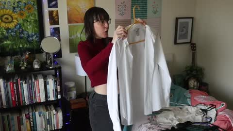 Elly Naomi online show from March 20, 2026, 4:23 pm