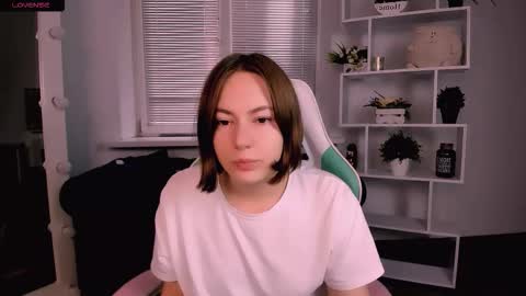 Snapshot of elma_lily chatting on October 16, 2025, 5:19 am elma_lily online show from October 16, 2025, 5:19 am