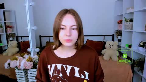 elma_lily online show from November 22, 2025, 7:18 am