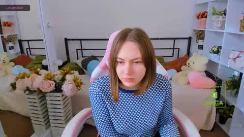 elma_lily online show from February 4, 2026, 8:09 am