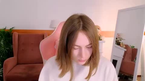 elma_lily online show from February 7, 2026, 8:18 am