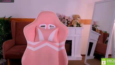 elma_lily online show from February 8, 2026, 7:34 am